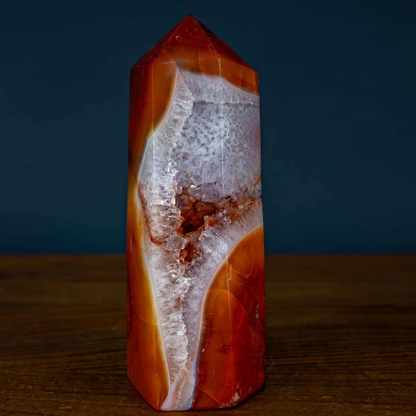 Natürlicher Carneol Kristall Obelisk - 475,89g