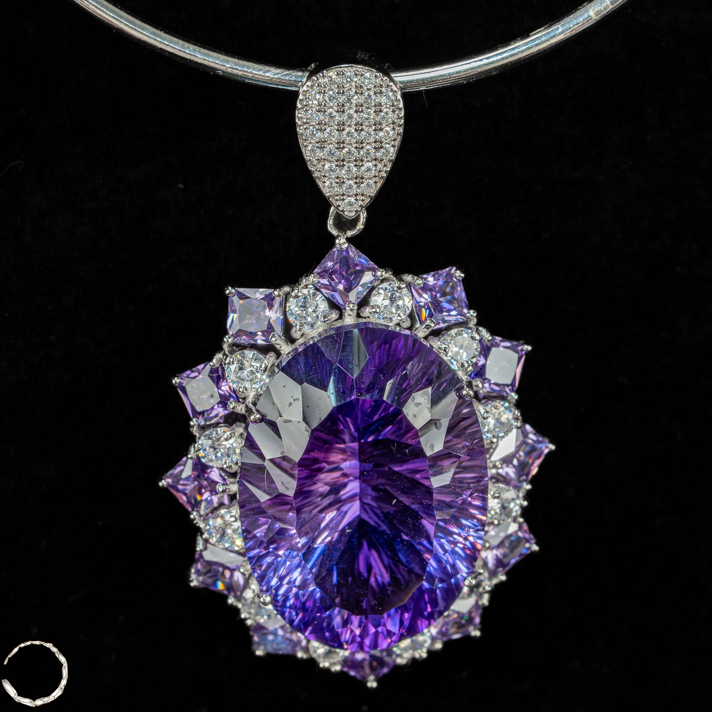 Strahlende Eleganz – Amethyst-Anhänger aus 925er Sterling Silber, Brasilien - 69,65ct
