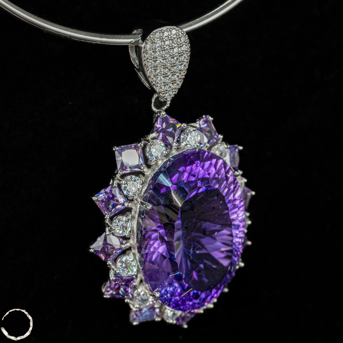 Strahlende Eleganz – Amethyst-Anhänger aus 925er Sterling Silber, Brasilien - 69,65ct