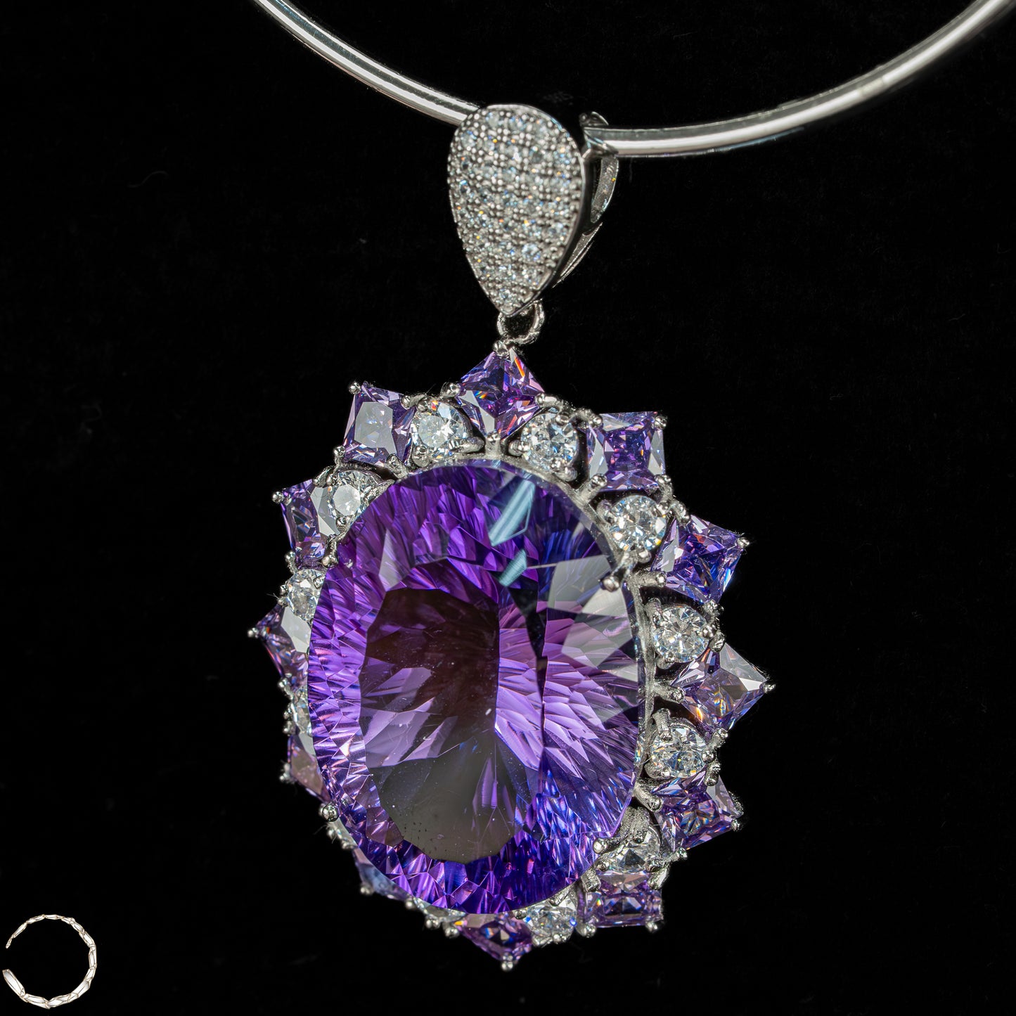 Strahlende Eleganz – Amethyst-Anhänger aus 925er Sterling Silber, Brasilien - 69,65ct