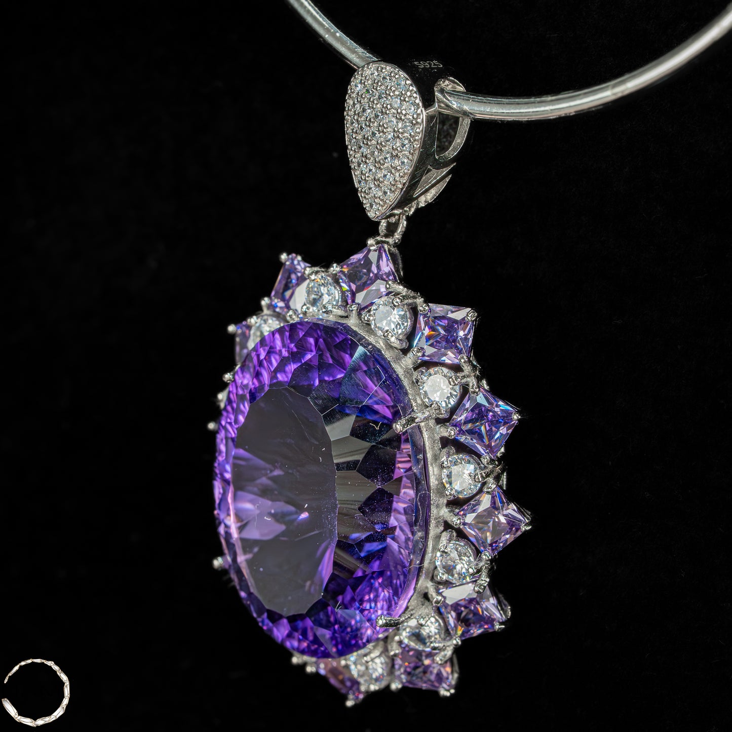 Strahlende Eleganz – Amethyst-Anhänger aus 925er Sterling Silber, Brasilien - 69,65ct