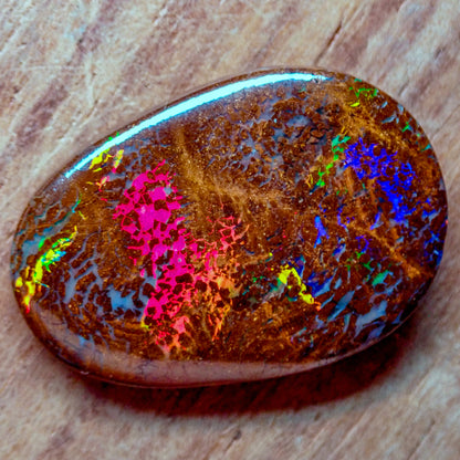 Natürlicher AAA+ Boulder Opal aus Australien Edelsteinqualität, 19.61ct