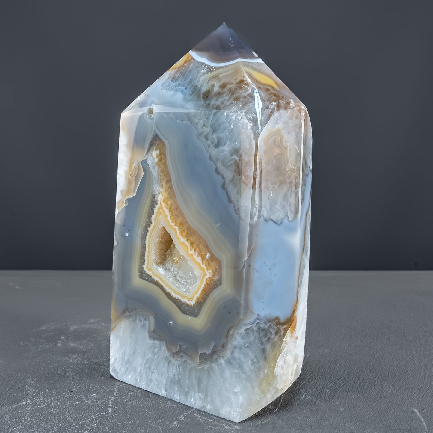 Natürlicher Achat-Kristall Obelisk mit Druse - 1975,61g
