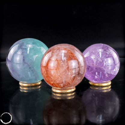 Dreiklang der Energie – Feuerquarz, Amethyst & Fluorit Kugel-Set - 650,27g