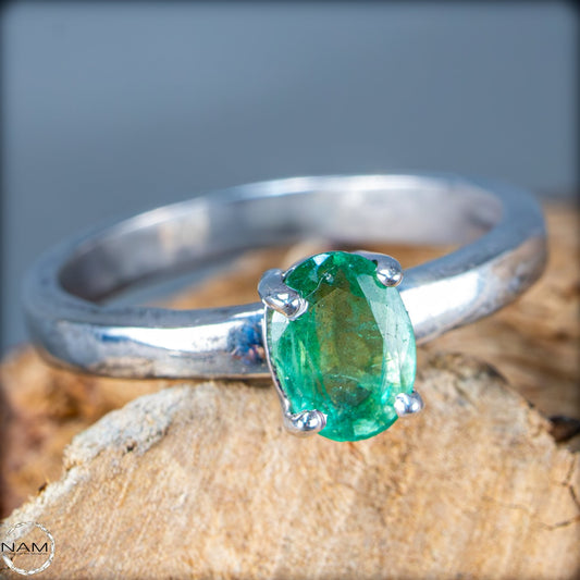 Eleganter Smaragd Ring aus 925er Silber - 2,55g 12,75ct