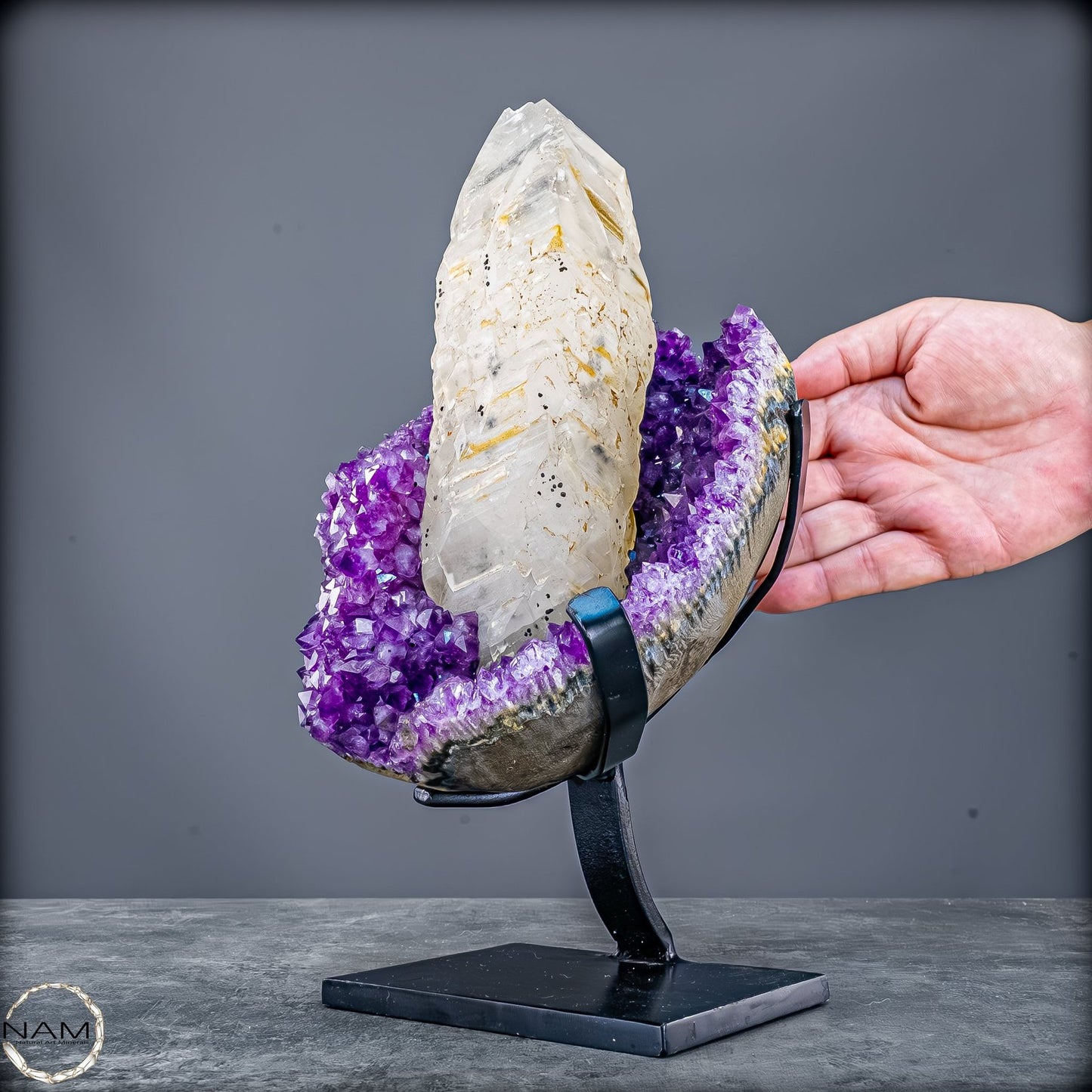 Perfekter  Amethyst mit Calcit kristallen auf Ständer, Uruguay - 3654,48g