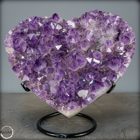 Natürlicher Amethyst-Herz Druse auf Ständer – 8047,44g