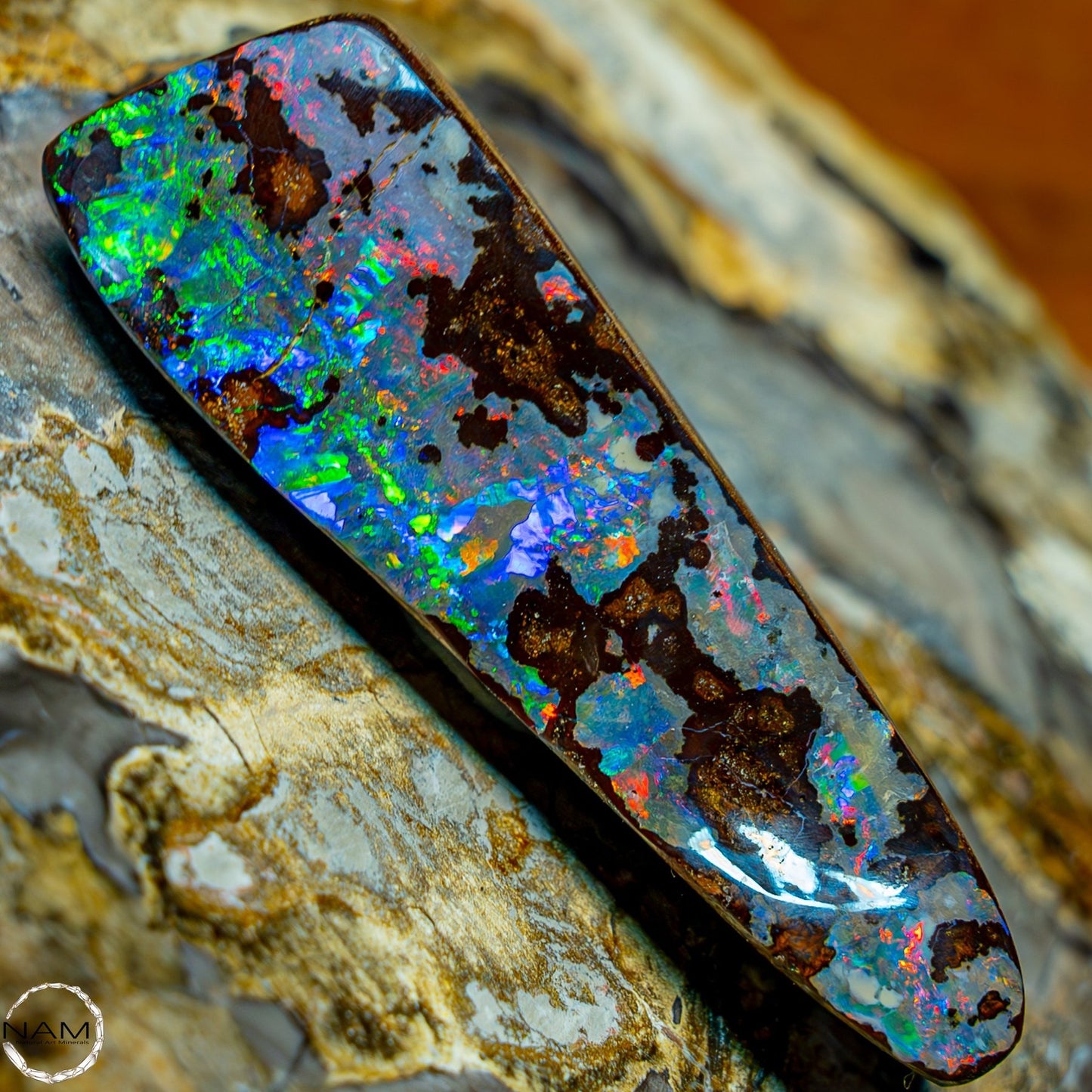 Natürlicher AAA+ Boulder Opal aus Australien Edelsteinqualität - 14,846g