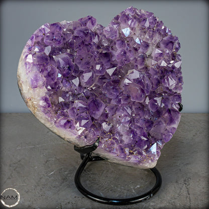 Natürlicher Amethyst-Herz Druse auf Ständer – 8047,44g