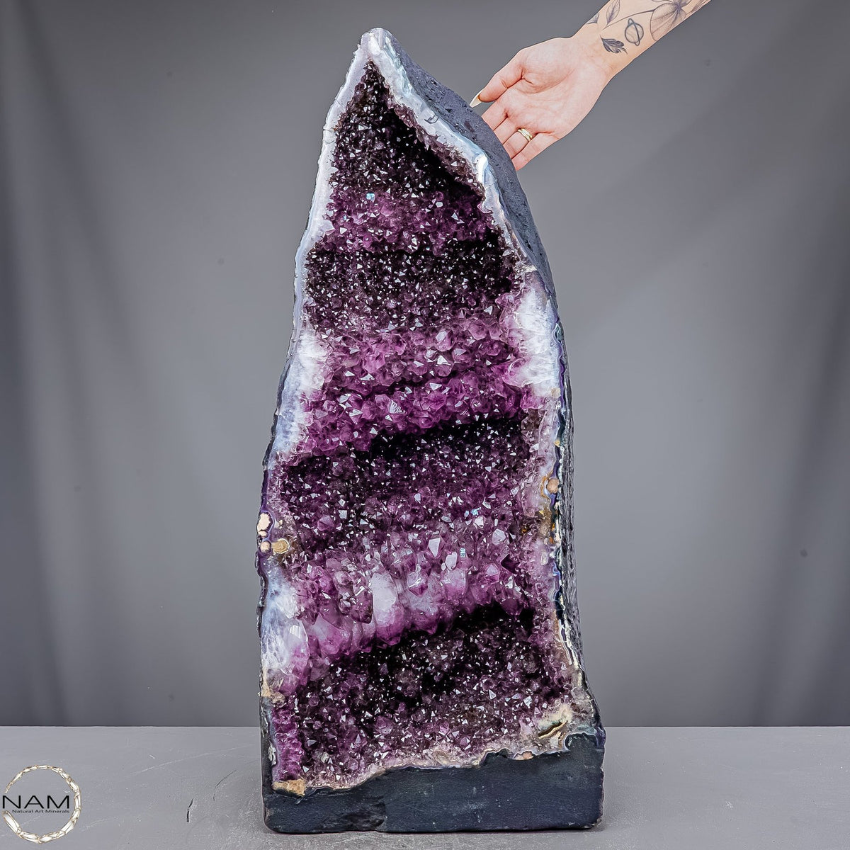 Amethyst-Druse–Naturkunst voller Kristallenergie- 41568,29g