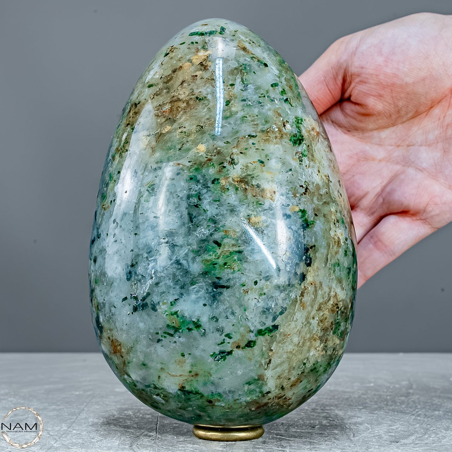 Grüner Turmalin in Quarz Ei aus Brasilien -2190,36g