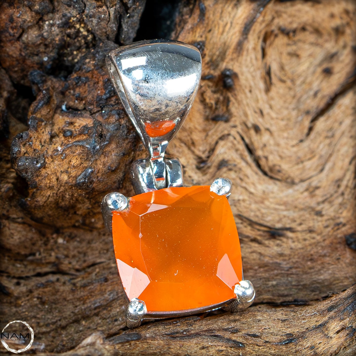 Seltener Mexikanischer Feueropal Anhänger - 2,34g
