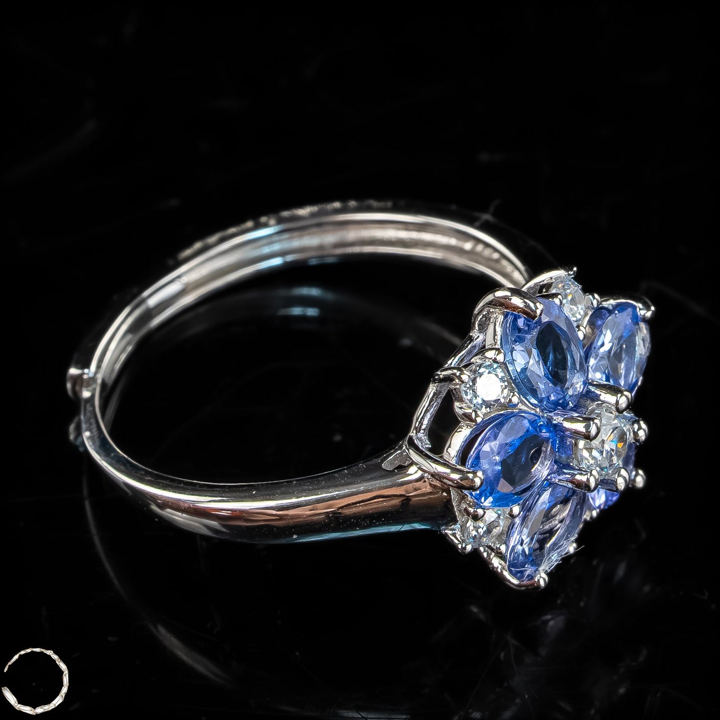 Strahlende Eleganz – Exklusiver Saphir-Ring aus 925er Silber - 2,66g 13,3ct