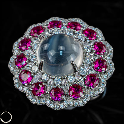 Exklusiver Rubin-Mondstein-Ring  –6,08g 30,4ct