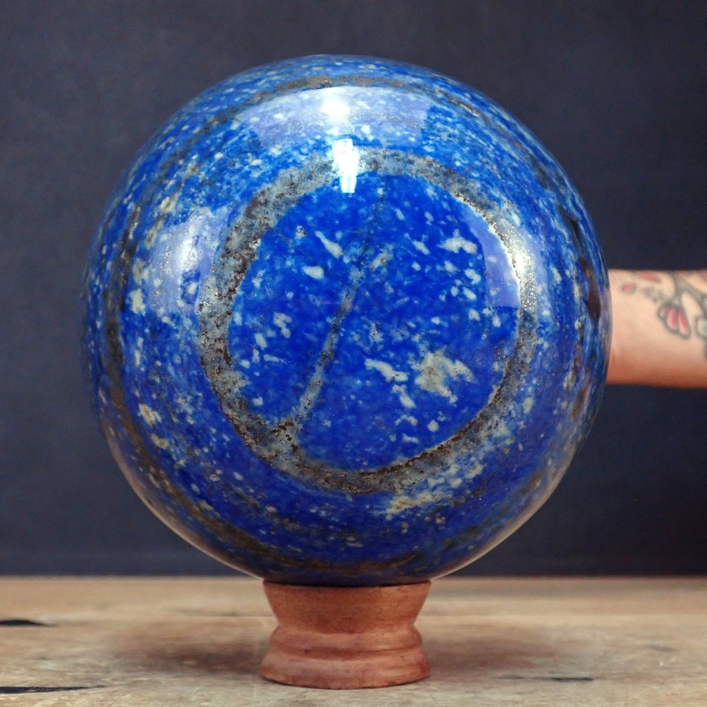 Große Natürliche Königsblaue Lapislazuli-Kugel - 4072,86g - 134,66mm