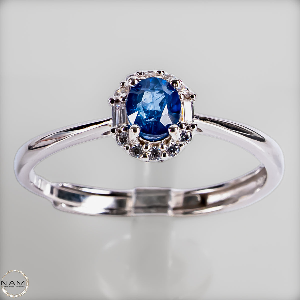 Strahlende Eleganz – Exklusiver Saphir-Ring aus 925er Silber - 1,48g 7,4ct
