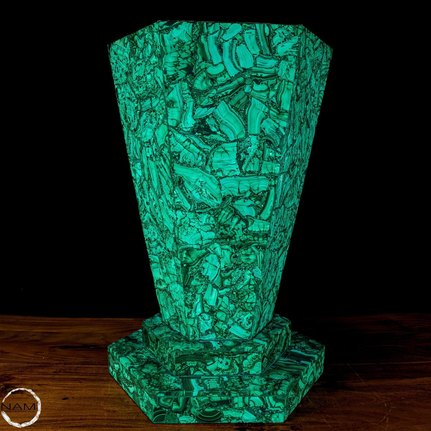 Sehr seltene große Malachit Vase aus dem Kongo – 15483,77g