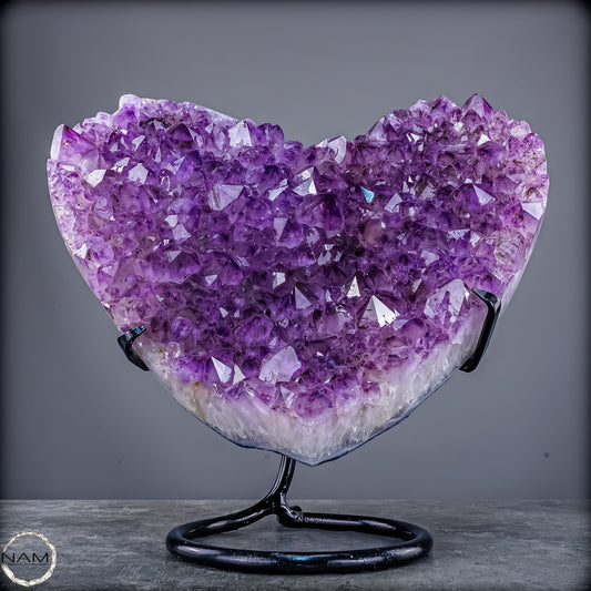 Natürlicher Amethyst-Herz Druse auf Ständer –7558,16g