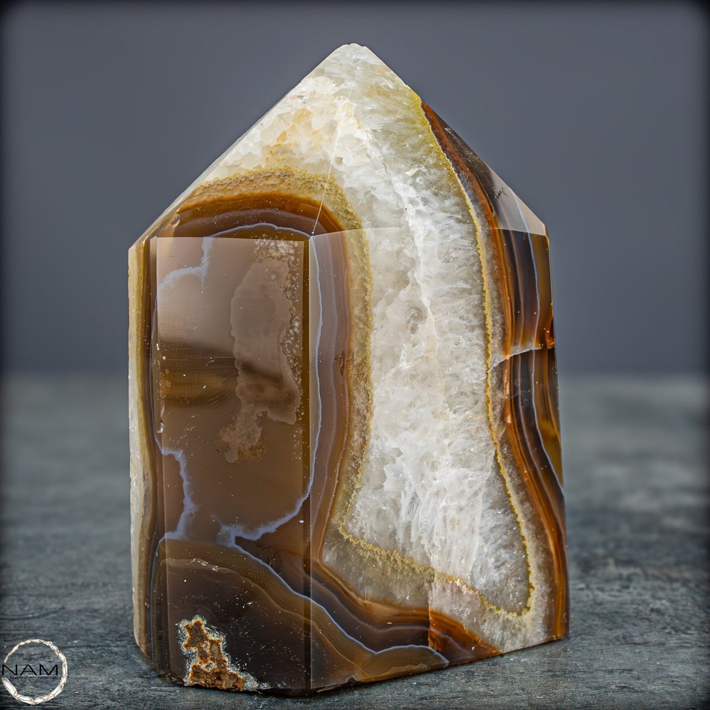 Natürlicher Achat-Kristall Obelisk mit Druse - 719,29g