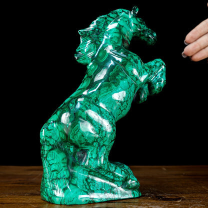 Seltene Skulptur aus Natürlichem Malachit Pferd, Kongo - 2195,47g