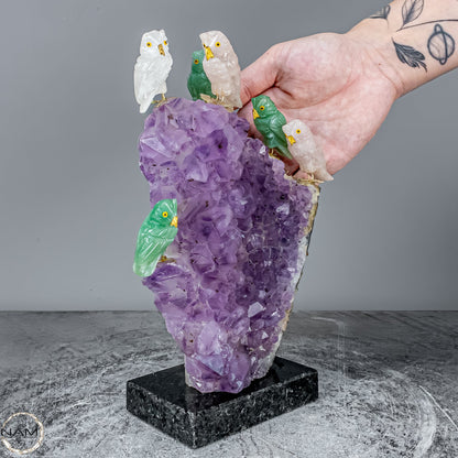 Amethyst-Druse mit Edelsteinvögeln aus Rosenquarz, Bergkristall & Aventurin- 2200,02g