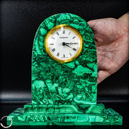 Malachit-Uhr – Zeitlose Eleganz trifft auf faszinierende Naturkunst- 1250,68g