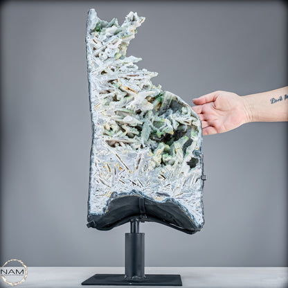 Ein Kunstwerk der Natur – Anhydrit, Prasiolith & Amethyst auf Achat – 17184,36g