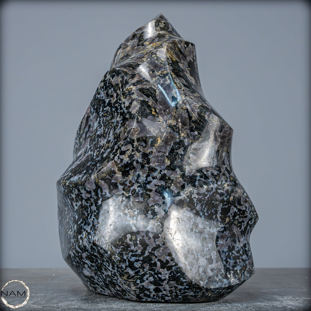 Natürliche Merlinit (Gabbro) Kristall Flamme - 5685,15g