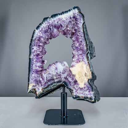 Amethyst-Calcit Scheibe auf Ständer - 11986,75g