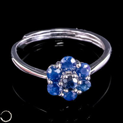 Strahlende Eleganz – Exklusiver Saphir-Ring aus 925er Silber - 1,17g 5,85ct