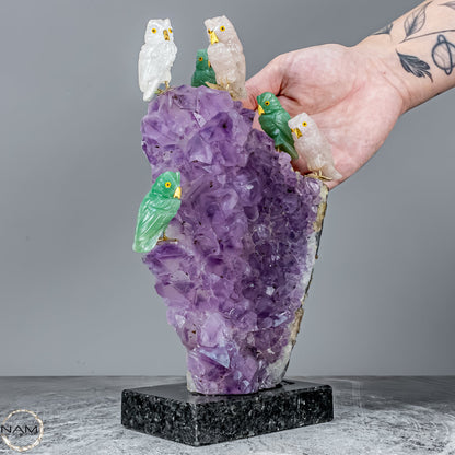 Amethyst-Druse mit Edelsteinvögeln aus Rosenquarz, Bergkristall & Aventurin- 2200,02g