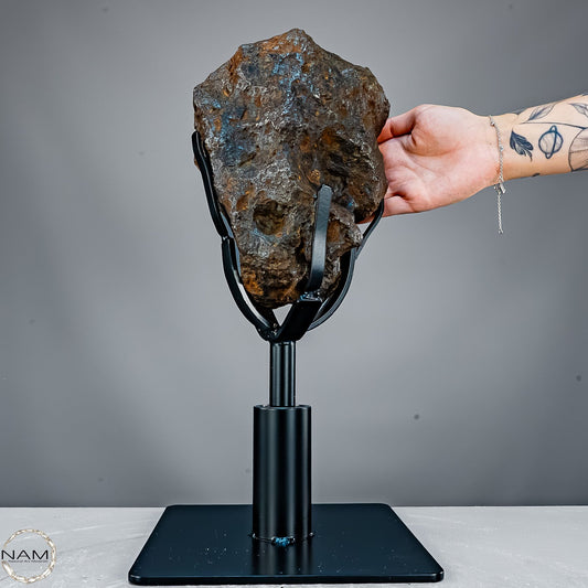 Campo del Cielo Eisenmeteorit auf Ständer, Argentinien - 15452,69 g