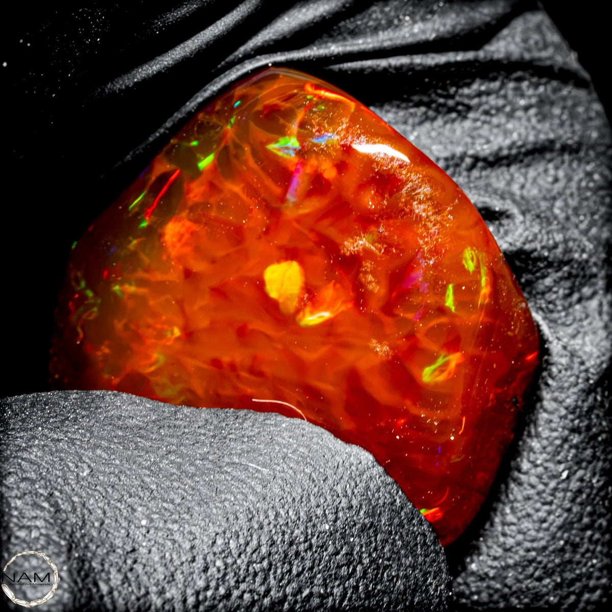 Seltener  Mexikanischer Feuer-Opal,  3,09g 15,45ct