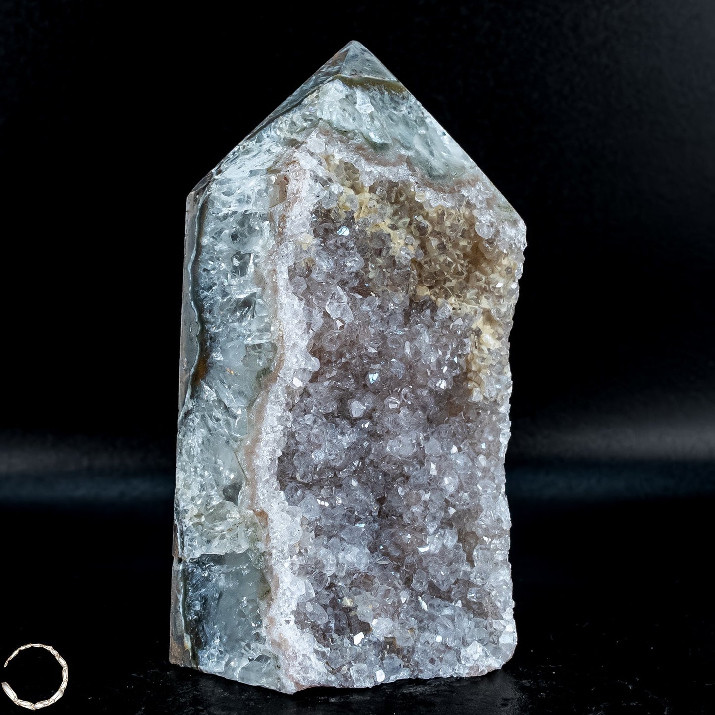 Natürlicher Achat-Kristall Obelisk mit Druse - 531,22g