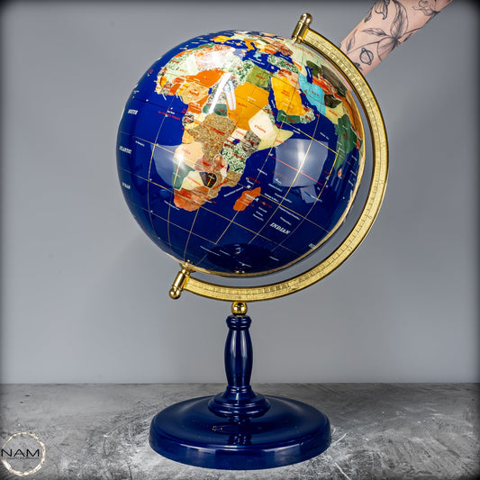 Exklusiver Globus aus Lapislazuli und Edelsteinen – 6428,22g