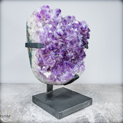 Exklusive Amethyst Druse auf elegantem Metallständer-13088,66g