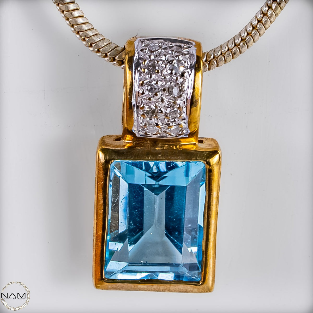 Aquamarin-Anhänger in 333er Gold 1,59g - 7,95ct