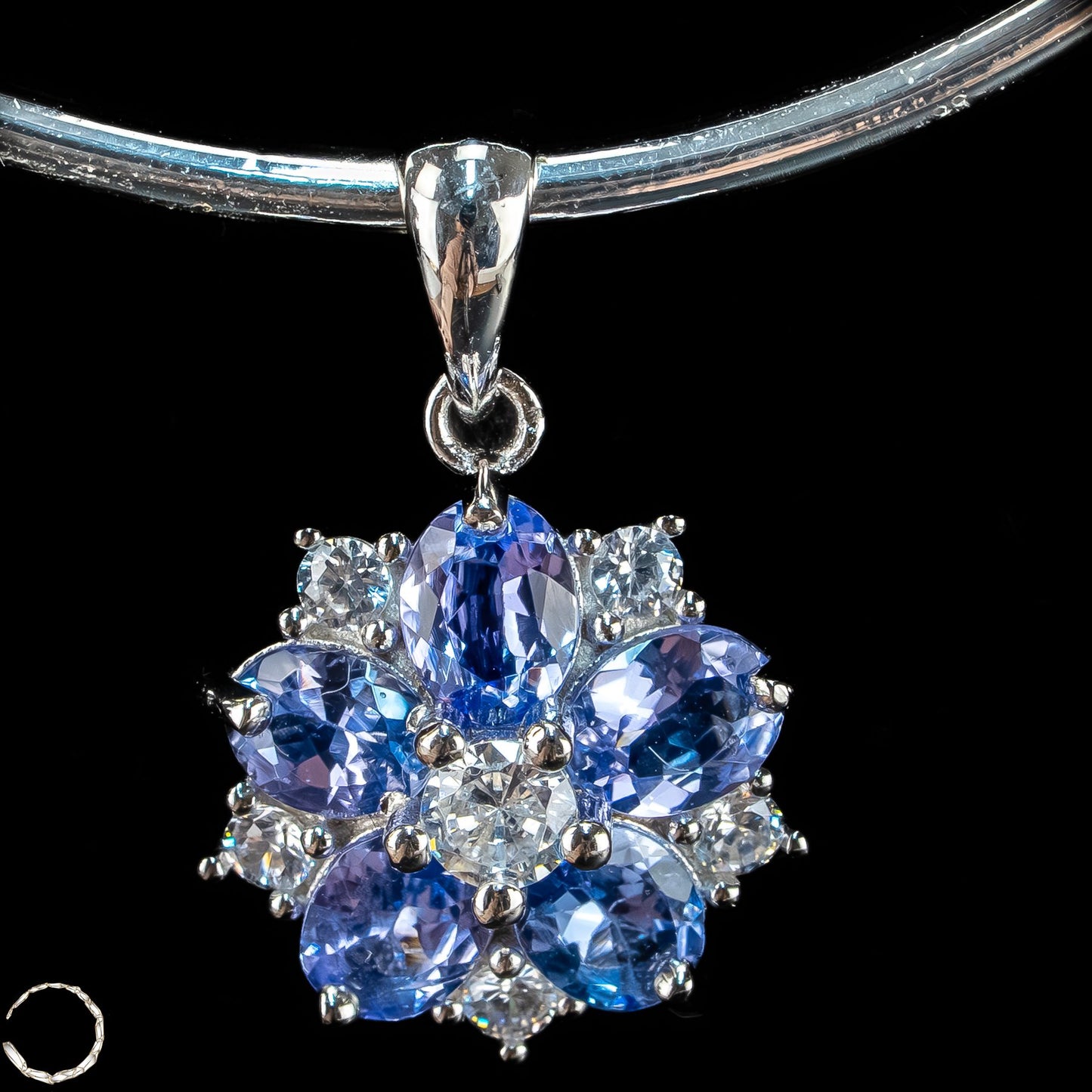 Königliches Blau – Edler Saphir-Anhänger aus 925er Silber -1,64g 8,2ct