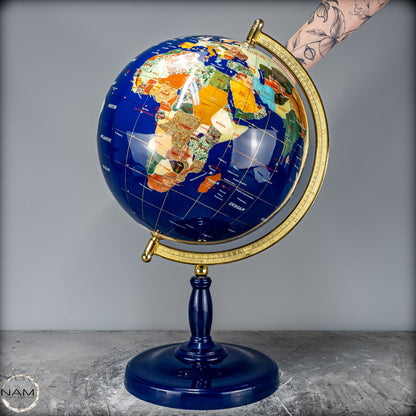 Exklusiver Globus aus Lapislazuli und Edelsteinen – 6428,22g