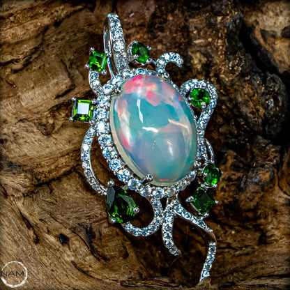 Welo-Opal-Anhänger mit Chromdiopsid 5,49g 27,45ct