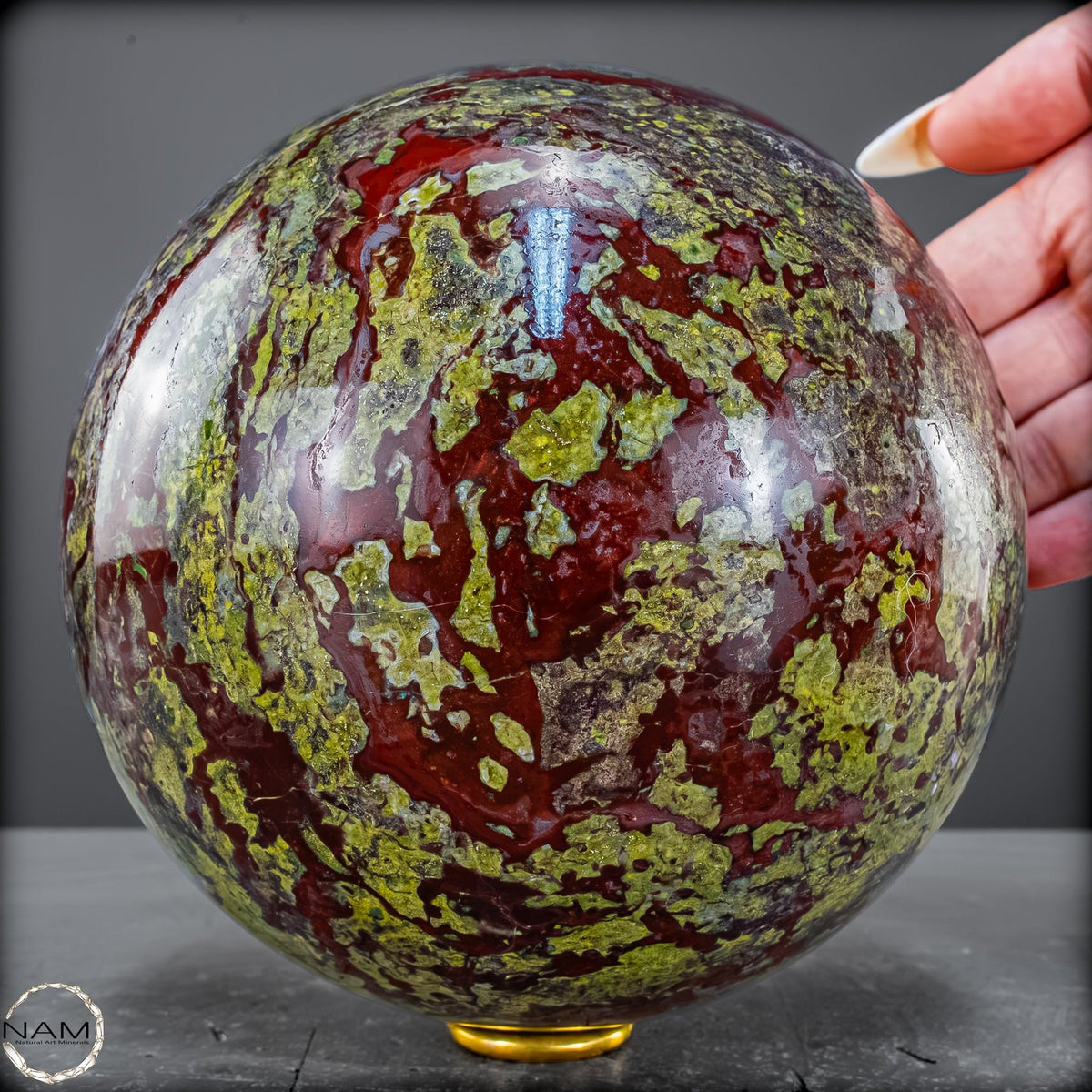 Natürliche Drachenblut-Jaspis Kugel aus Australien - 4046,16g