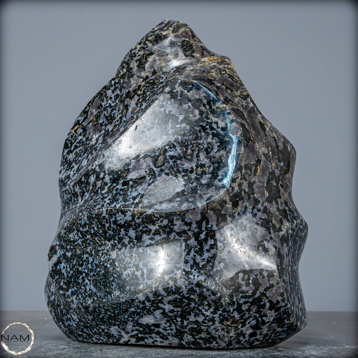 Natürliche Merlinit (Gabbro) Kristall Flamme - 5685,15g