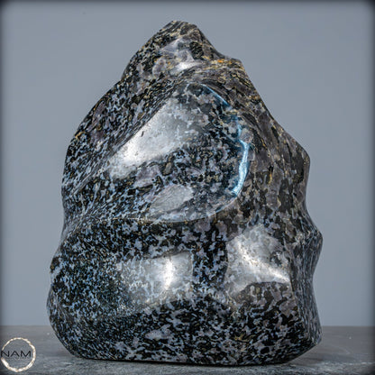 Natürliche Merlinit (Gabbro) Kristall Flamme - 5685,15g