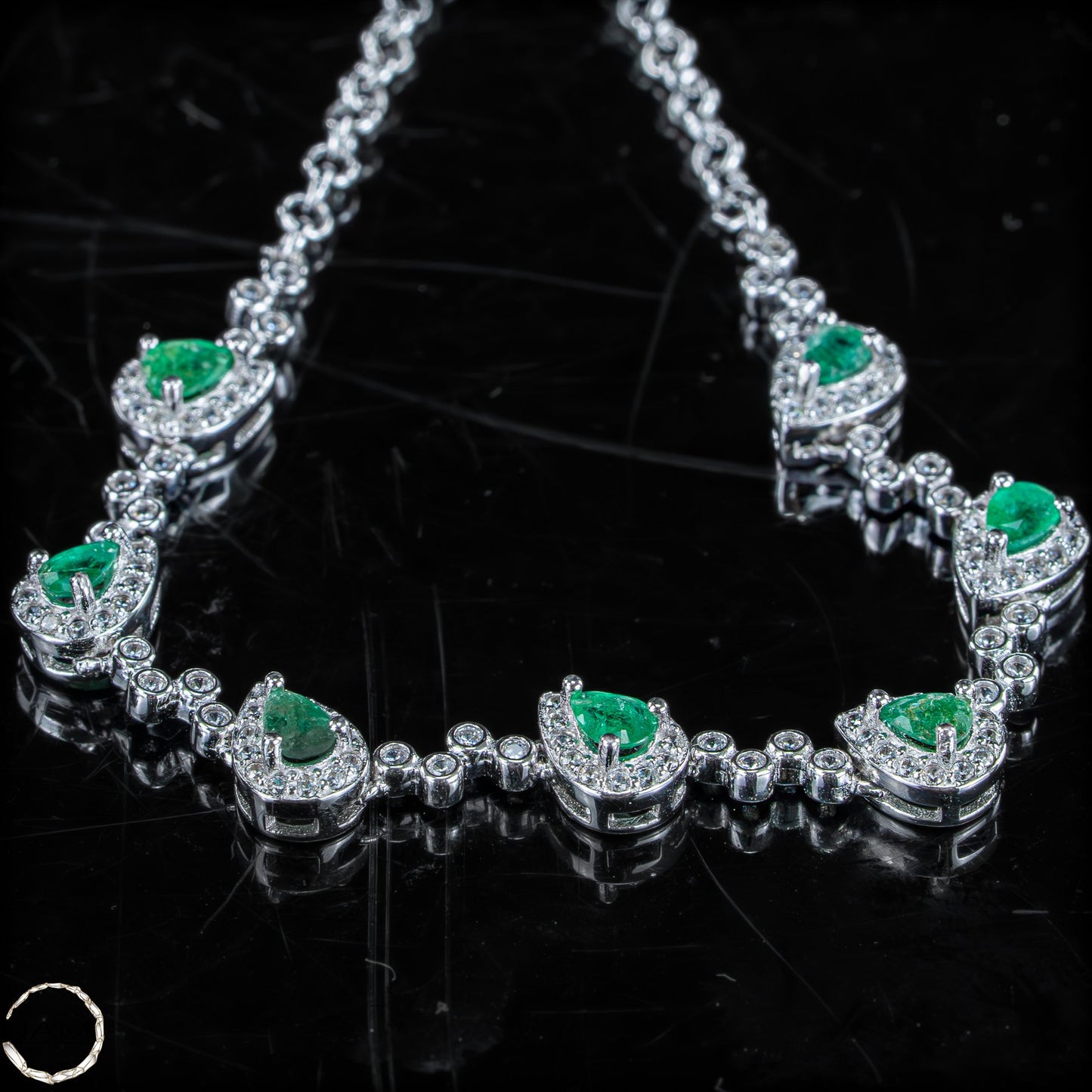 Elegantes Smaragd-Armkettchen - 5,71g 28,55ct
