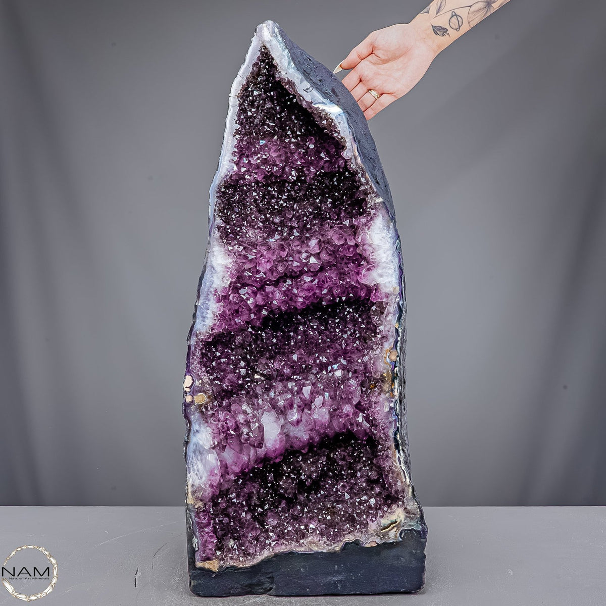 Amethyst-Druse–Naturkunst voller Kristallenergie- 41568,29g