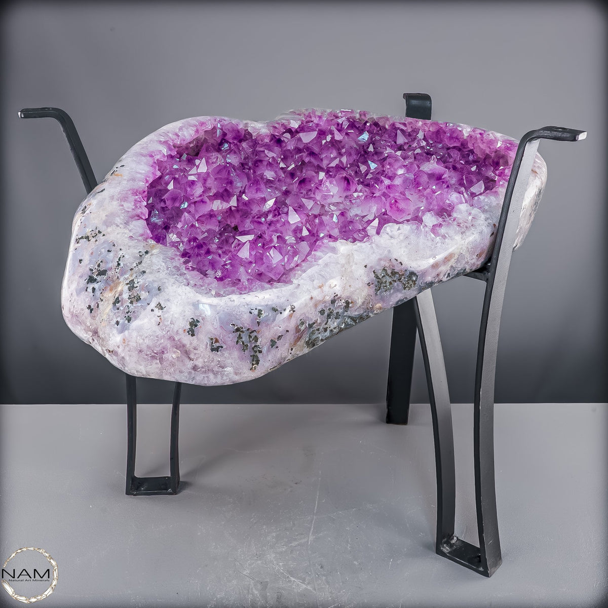Amethyst-Tisch – Exklusive Kristallkunst -27326,59g