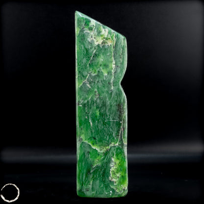Natürliche Jade-Nephrit Freiform aus Burma - 803,15g