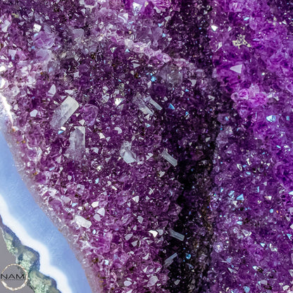 Natürliche Amethyst Drusen Flügel auf Standfuß -63612,61g
