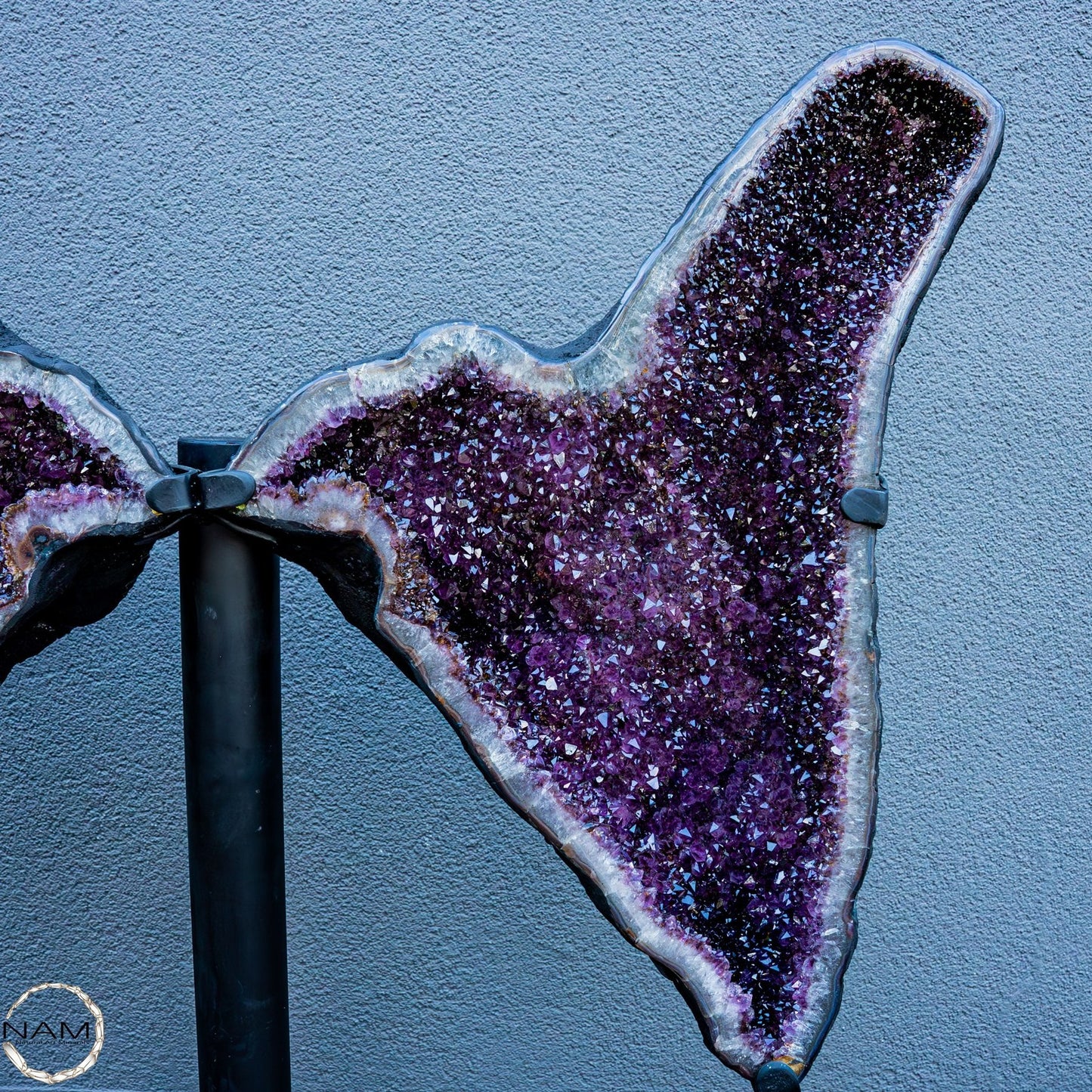 Einzigartige Massive Amethyst-Geode - Museumsqualität - 81 KG