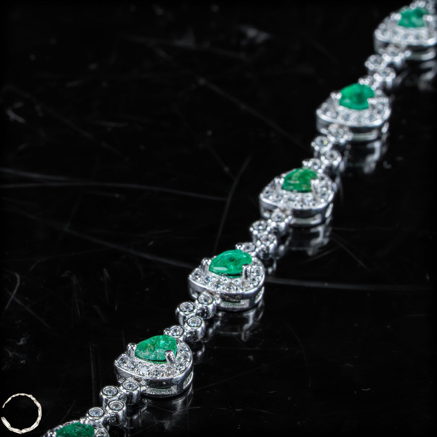 Elegantes Smaragd-Armkettchen - 5,71g 28,55ct